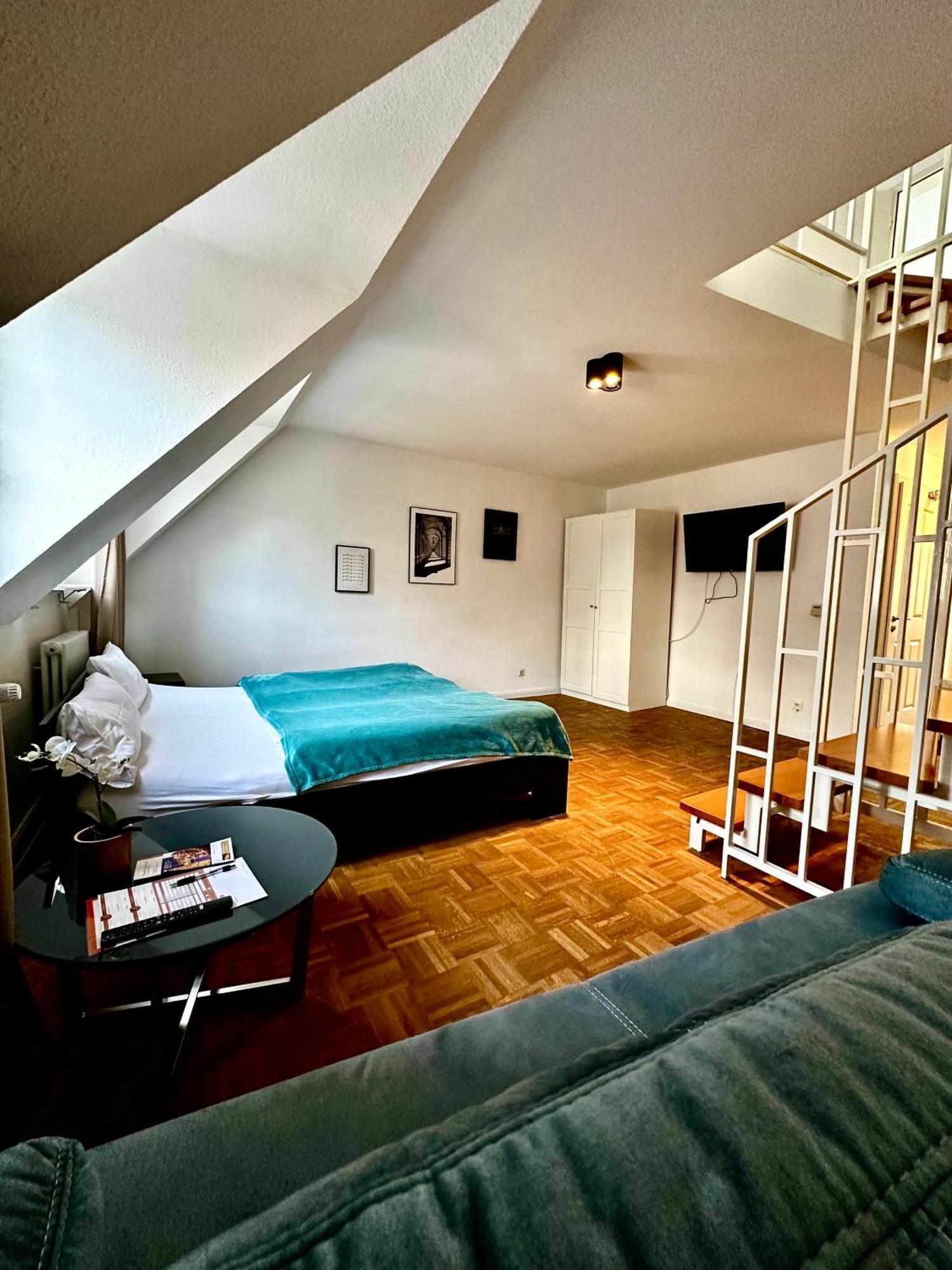 Hirsch Appartements Baden-Baden Exteriör bild